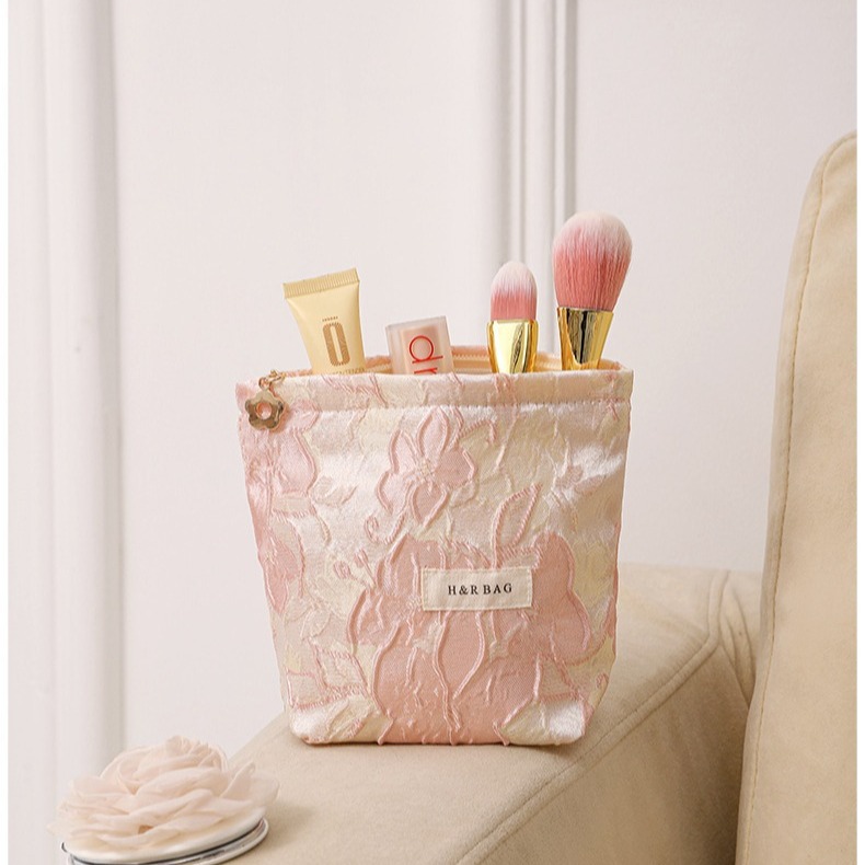 Ramie cotton and linen plant embroidery cosmetic bag hand-held portable canvas storage bag lipstick skin care products toiletry bag