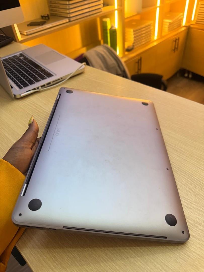 GRADE A EX UK LAPTOPS MACBOOK PRO 2012 CORE I5 8GB RAM 256GB SSD 13.3 INCH DISPLAY WITH SIX MONTH WARRANTY