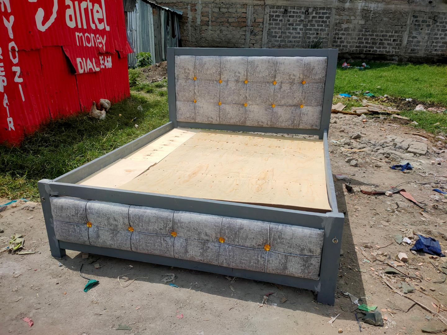 New classic bed 5 by 6 bed  Bed Frame High Quality Durable Beds Vertical Panel Design with Golden Accents.
The bed comes with a free gift (plywood) and a spanner for easy fixing