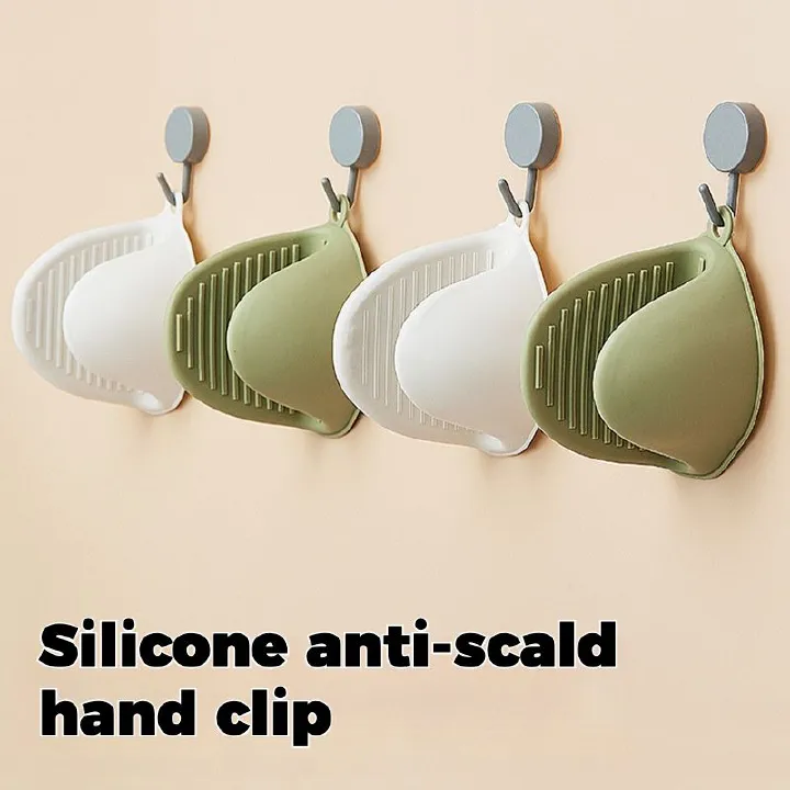 Silicone thickened heat-insulating gloves for kitchen use. Suitable for high-temperature baking ovens, microwave ovens and oven mitts. Also protects handles of pots and pans.