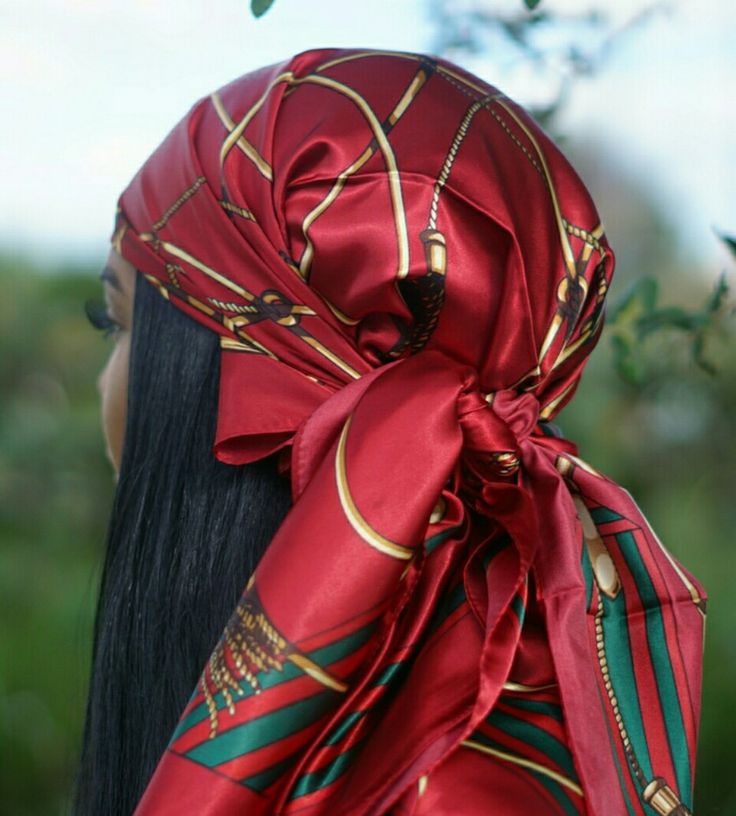 SALE ALERT! GOOD QUALITY BEST SELLING CASHEW PATTERN SCARF FOR WOMEN 90*90 CM....ITS VERY FASHIONABLE AND ELAVATES YOUR DAILY WEAR.COMES WITH 2 HEADBANDS BLACK AND WHITE