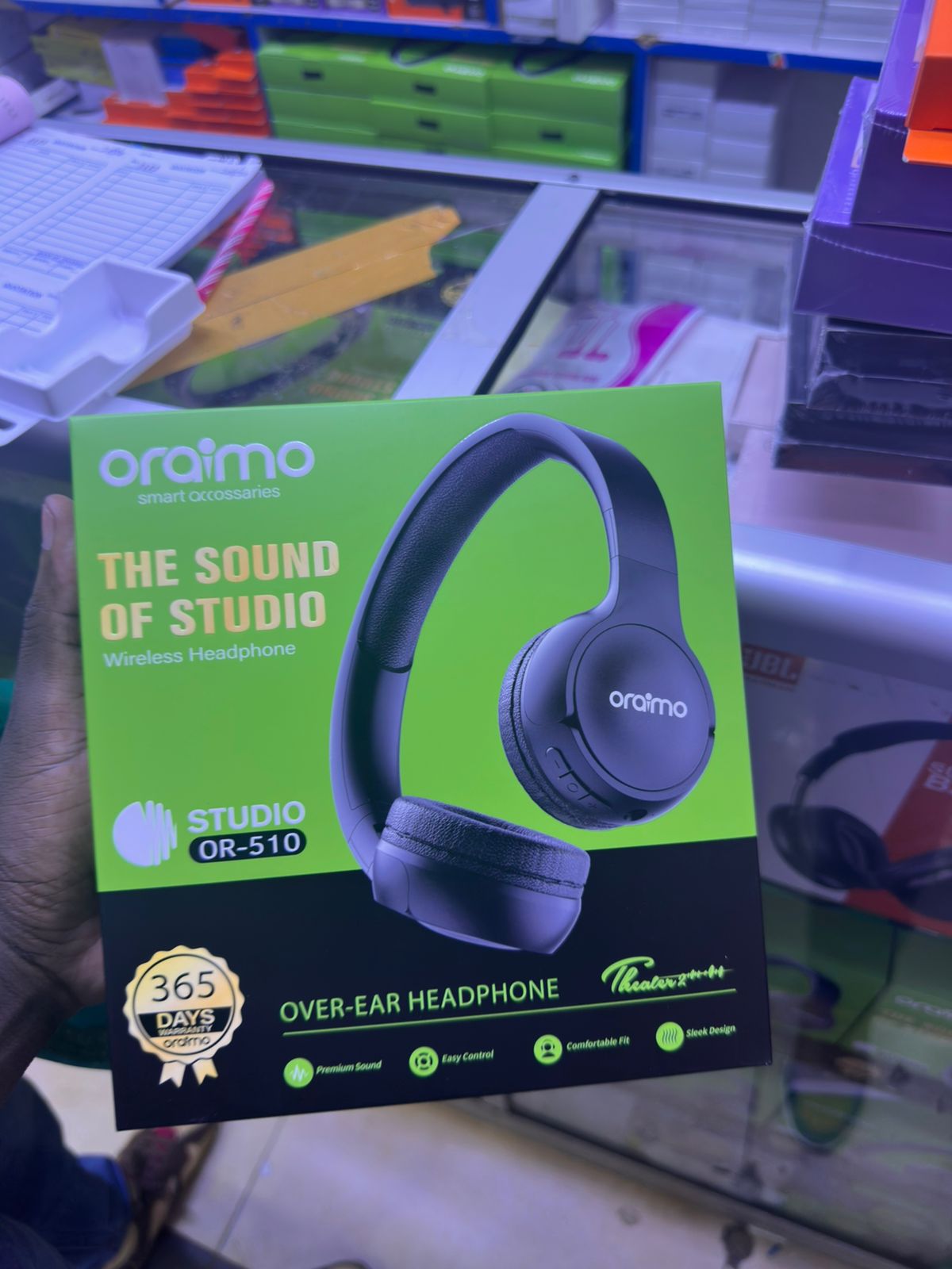 Headphones 
Long lasting battery 
Long play time 
Quality sound 
Headphones