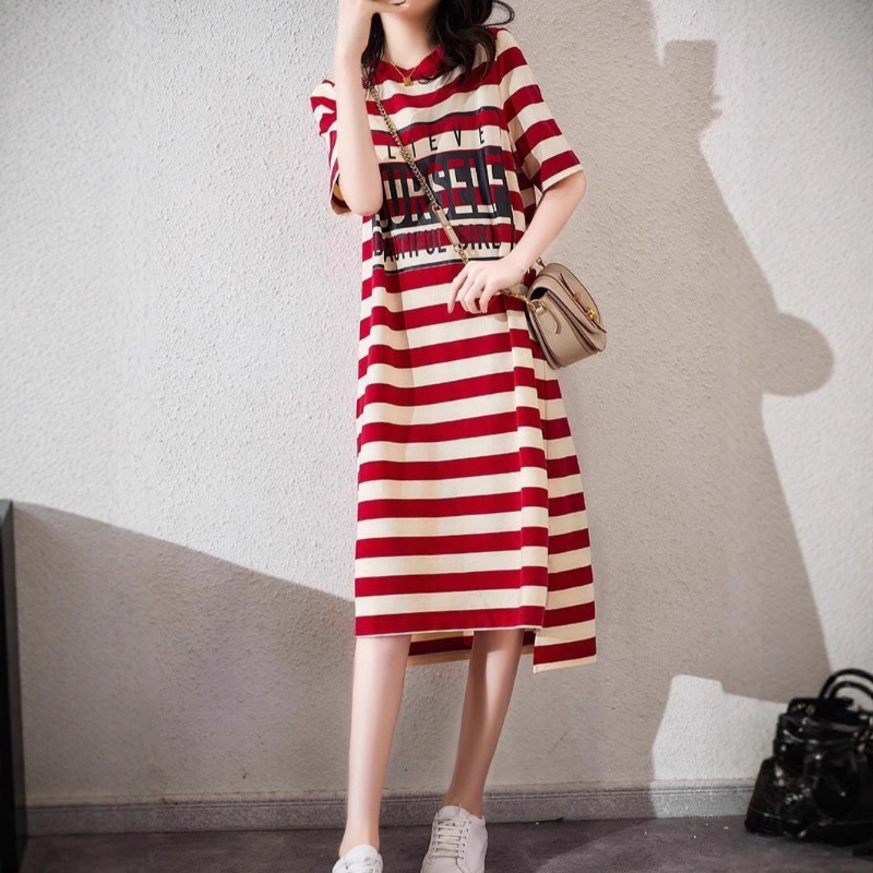 Casual striped letter printed T-shirt dress for summer, loose and slimming, slit straight tube lazy mid length skirt