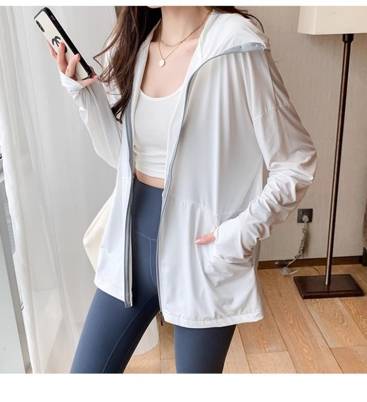 New UPF50+ ice silk sunscreen clothing, hooded, thumb buckle, loose, slim-fitting, breathable, UV-resistant thin jacket