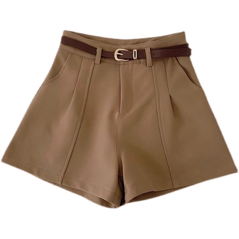 High waisted suit shorts for women to look slim in summer, covering the hips and wide legs. A-line pants come with a belt as a gift for casual commuting hot pants