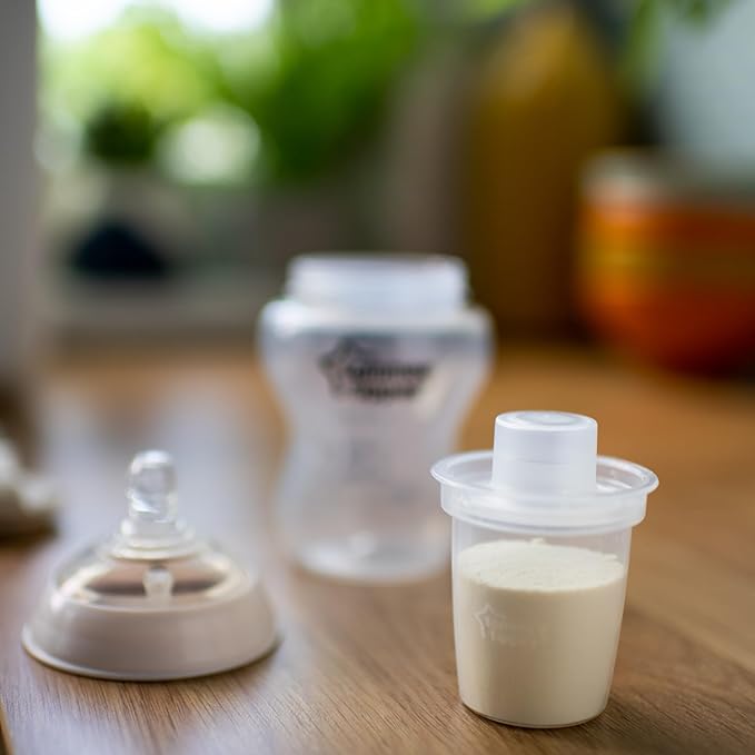 Tommee Tippee Milk Powder Dispenser, Pack of 6 Preparation Dispensers, Holds Up to 8 Milk Measures, Convenient for Travel and Space Saving