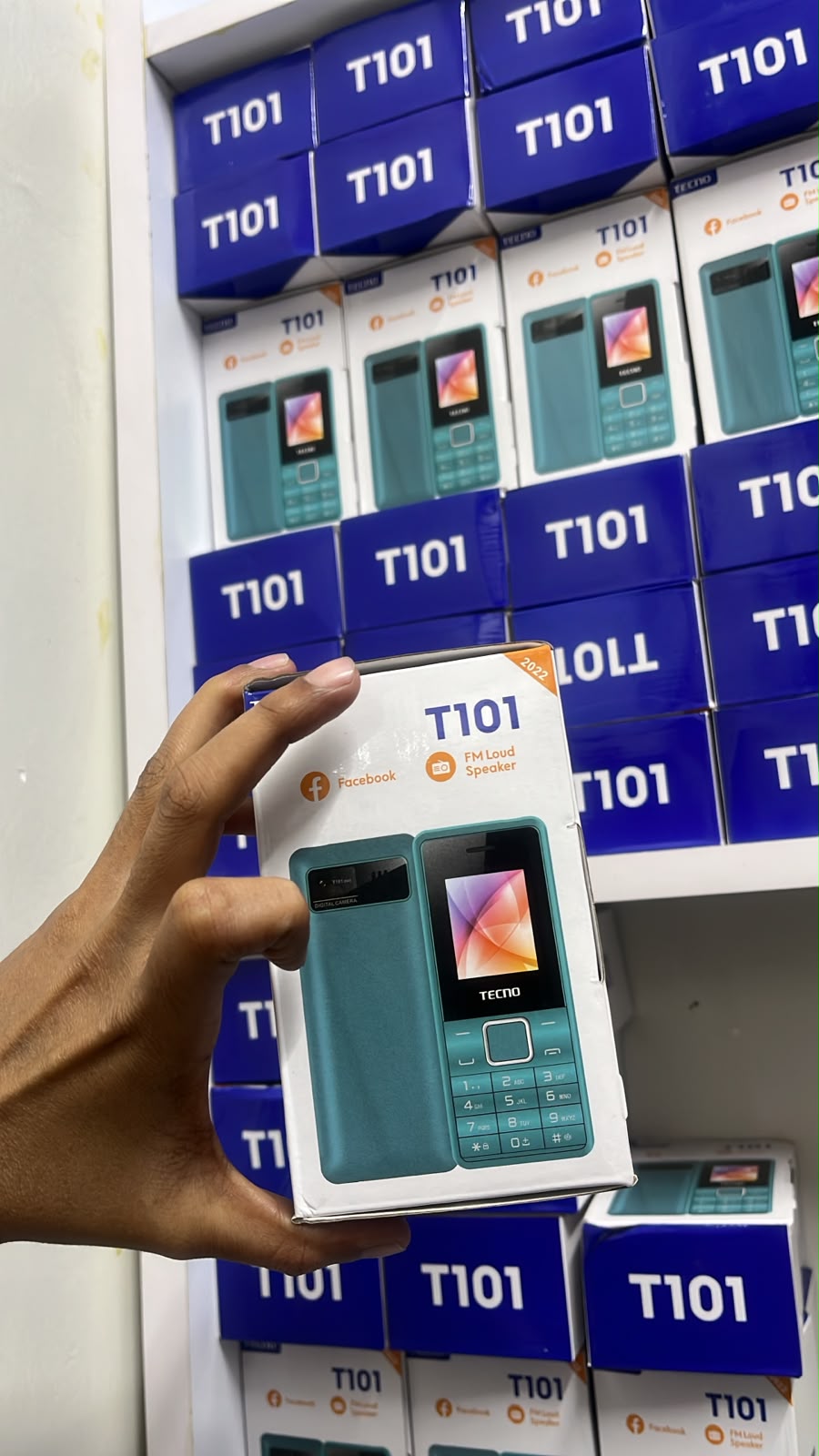 TECNO T101 FEATURE PHONE 32MB RAM 32MB ROM 1.77 INCH QVGA DISPLAY 0.08 MP REAR CAMERA 1000 MAH BATTERY DUAL SIM WIRELESS FM RADIO LOUD SPEAKER PHONES LED TORCH KATULULU KABAMBE SMARTPHONES WITH WATCH