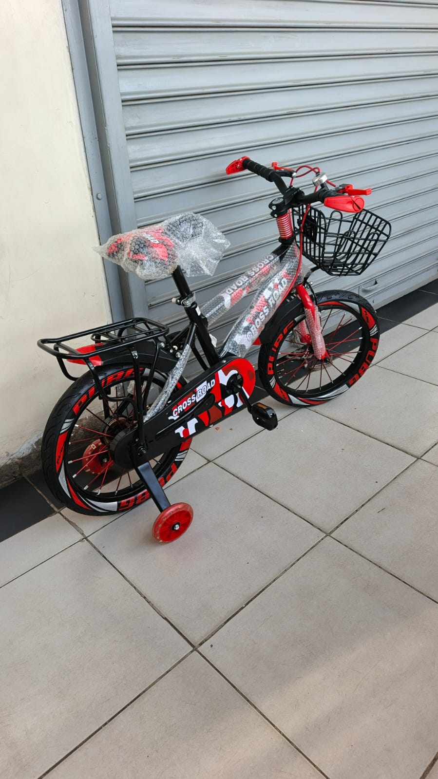 Kids Bicycle 16 Inch Durable Learning Bike for Children Ages 4 to 8 with Training Wheels Front Basket Rear Carrier Safe Comfortable Outdoor Riding