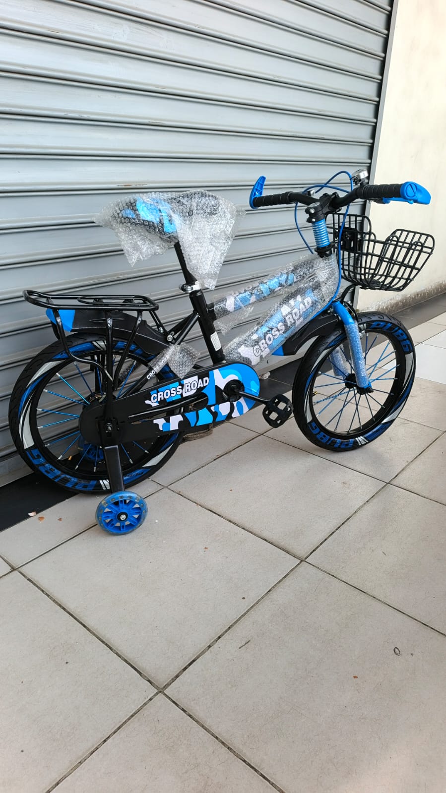 Kids Bicycle 16 Inch Durable Learning Bike for Children Ages 4 to 8 with Training Wheels Front Basket Rear Carrier Safe Comfortable Outdoor Riding