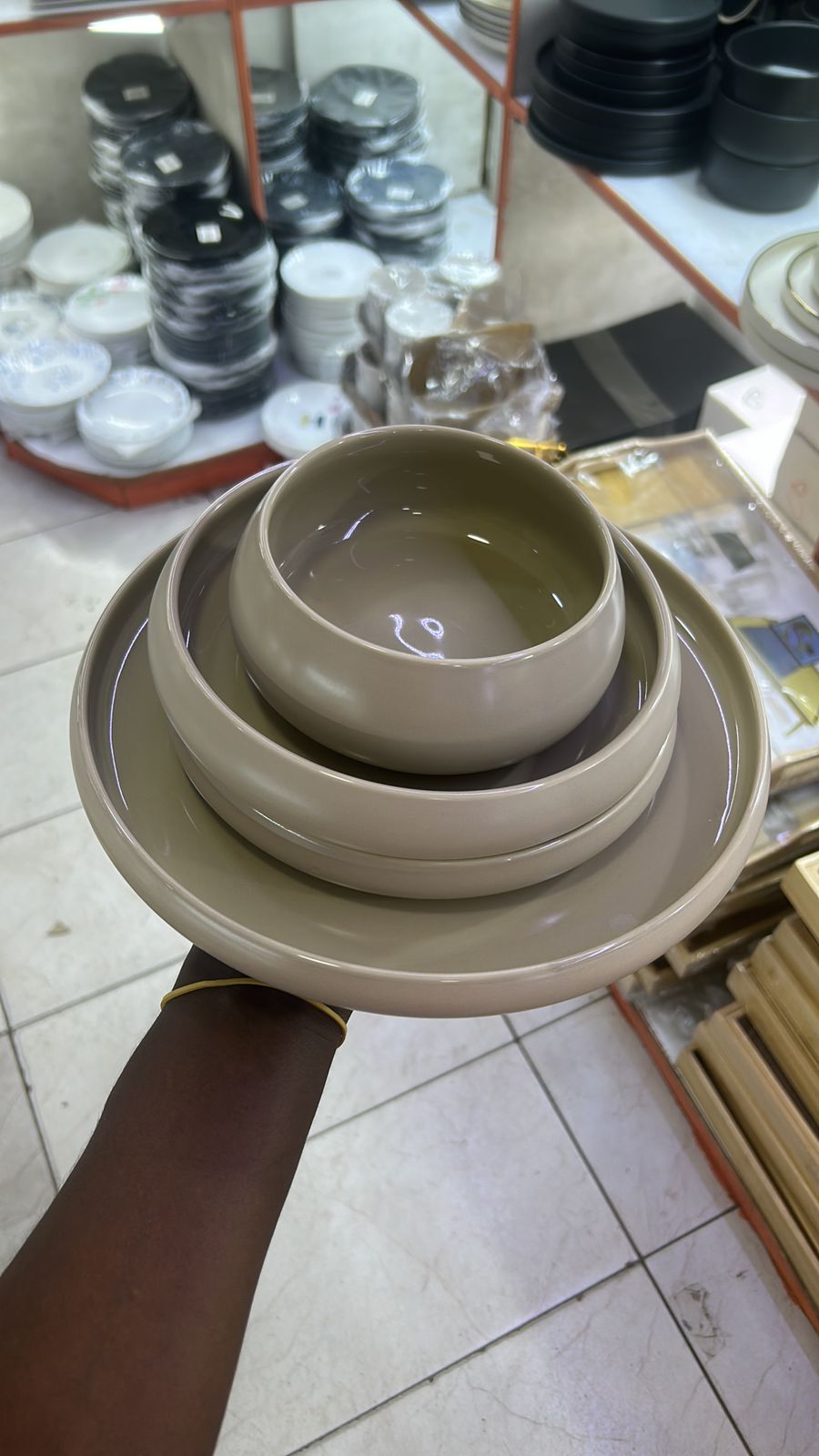 24 Piece Heavy Ceramic Stylish Dinner Set-plates ,bowls and more