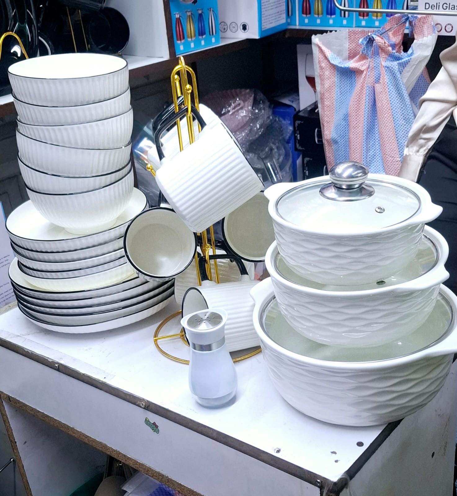 31PCS Ceramic Dinner Set – Elegant Plates, Bowls & Cups Set (Full Dining Collection)