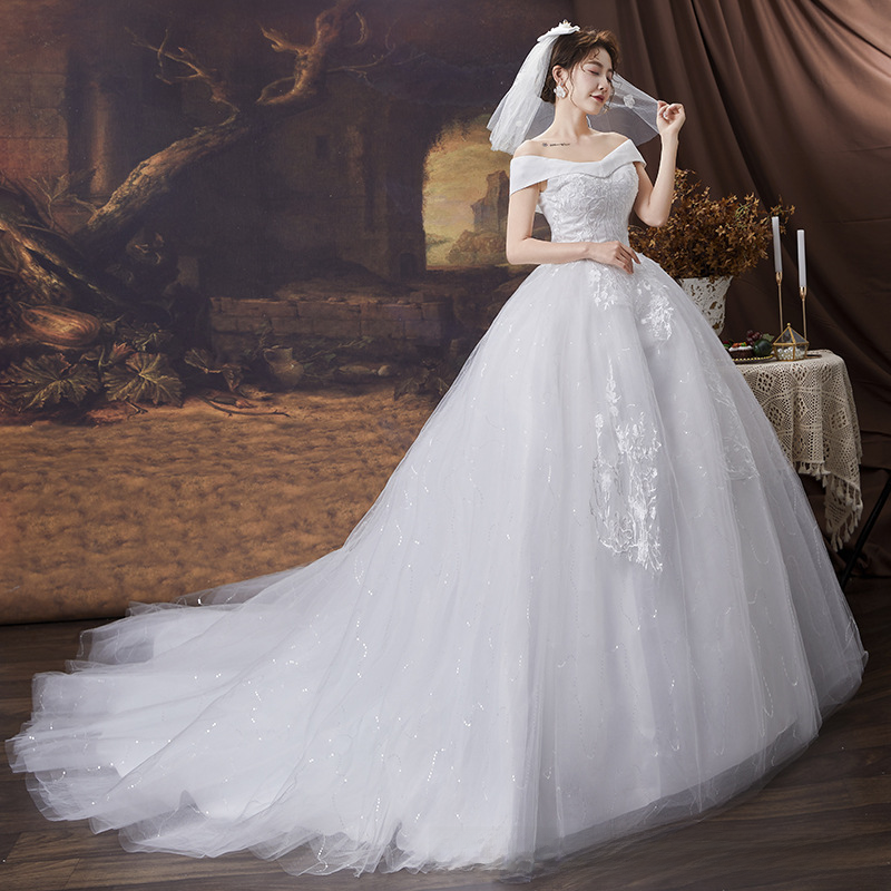 New wedding dress for brides with tail, one shoulder, simple main yarn, dreamy and forest style