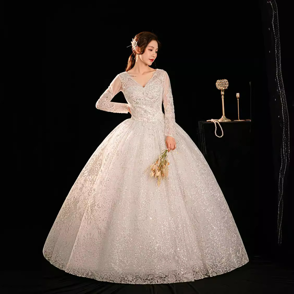 Long-sleeved fugitive princess wedding dress, new style for small brides, main yarn, high quality floor-length