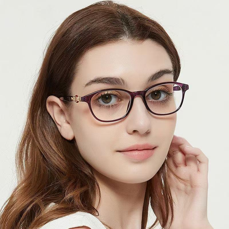 Fashionable ultra-light age-reducing alloy accessories reading glasses for women high-definition eye protection, comfortable reading, simple, elegant and trendy