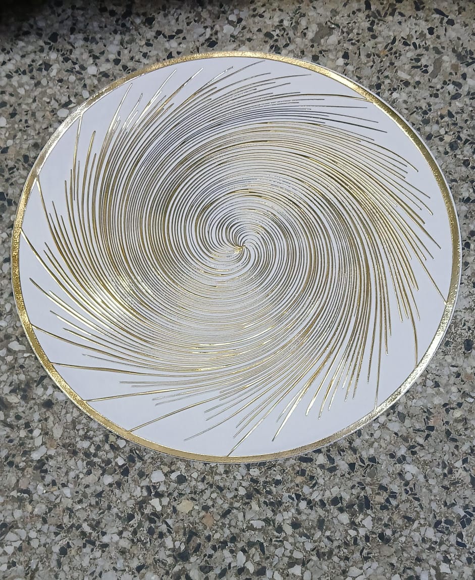 TABLE MATS, 6PCS SET, MADE OF PVC, WATER AND OIL PROOF, EASY TO CLEAN BY WIPING, ELEVATE YOUR DINING AREA WITH ITS FANCY GOLD AND SILVER COLOURS