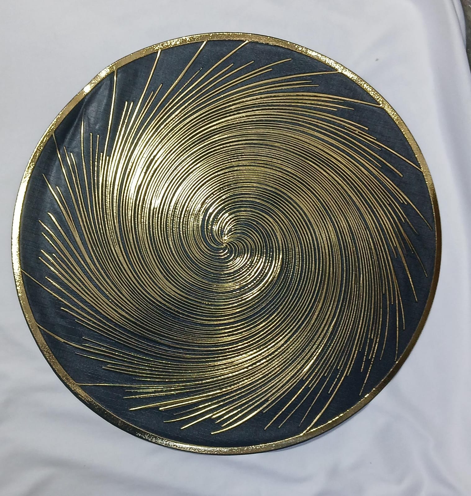 TABLE MATS, 6PCS SET, MADE OF PVC, WATER AND OIL PROOF, EASY TO CLEAN BY WIPING, ELEVATE YOUR DINING AREA WITH ITS FANCY GOLD AND SILVER COLOURS