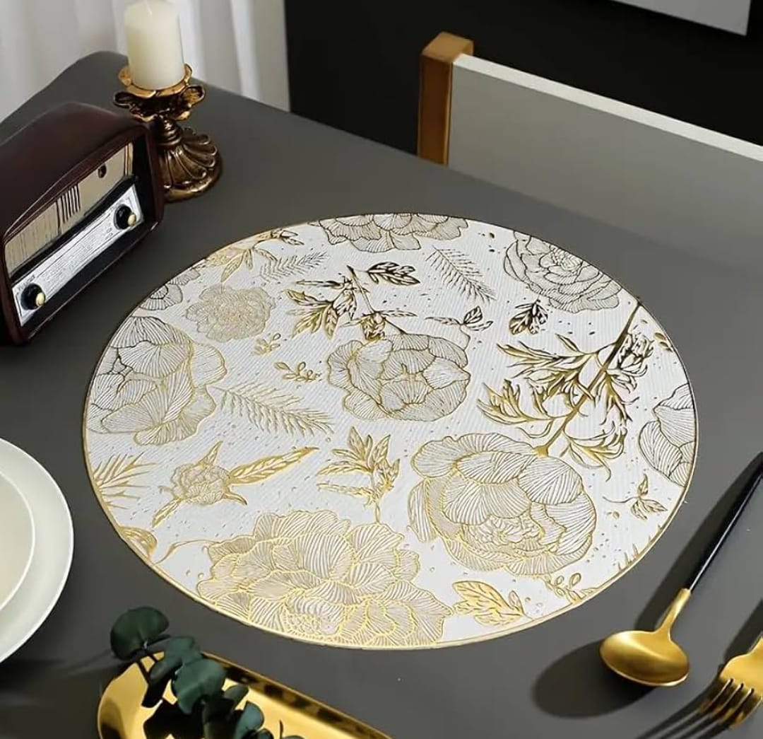 TABLE MATS, 6PCS SET, MADE OF PVC, WATER AND OIL PROOF, EASY TO CLEAN BY WIPING, ELEVATE YOUR DINING AREA WITH ITS FANCY GOLD AND SILVER COLOURS