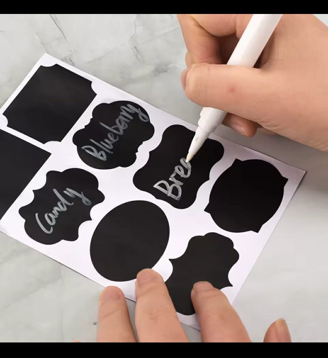 Pantry sticker organizing labels 80pcs labels plus 1pen per pack, Easy to write and erase Pantry sticker organizing labels, Each sticker Size 1.5 × 1.5cm Round
