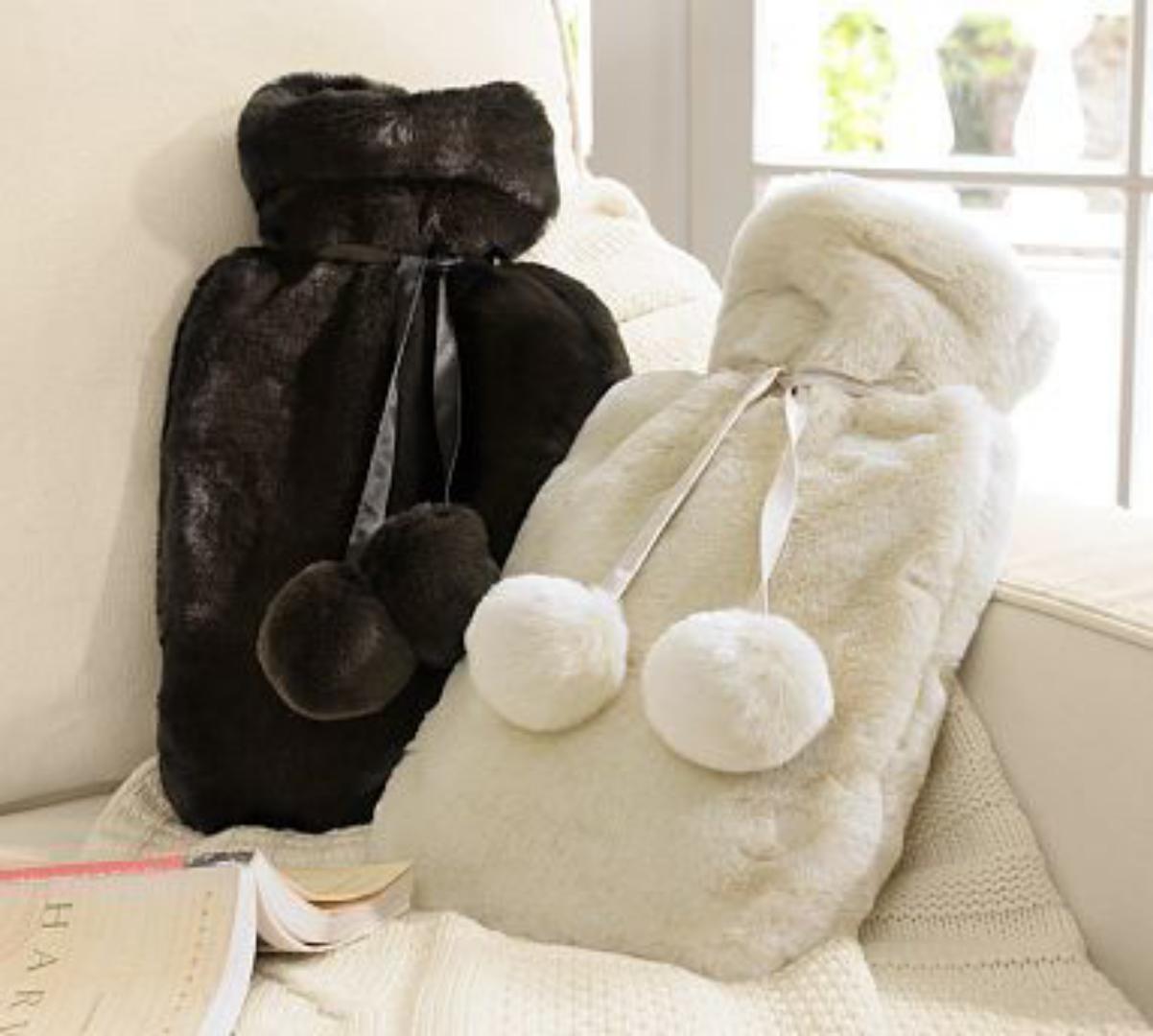 YOU CAN'T MISS THIS!!🔥🩷 2L Hot Water Bottle with Soft Cover!

Stay warm & cozy while soothing cramps, neck & shoulder discomfort, cold feet and everyday aches. Perfect for hot or cold therapy!