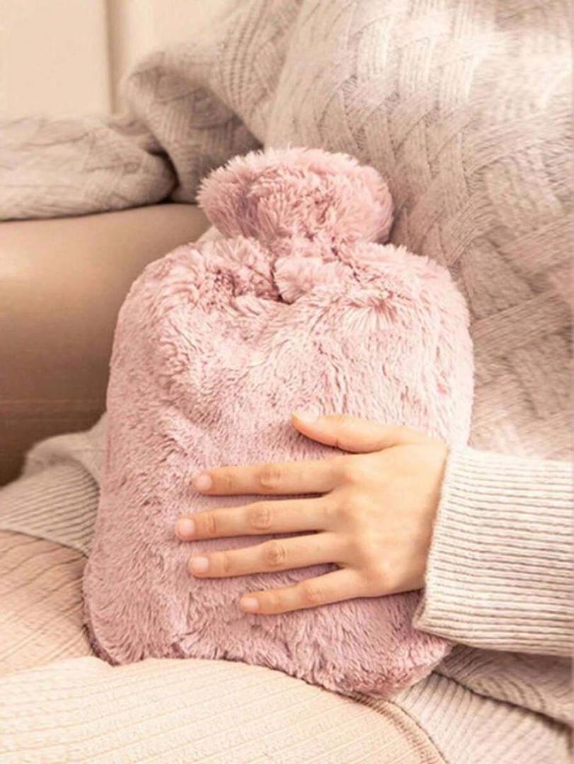 YOU CAN'T MISS THIS!!🔥🩷 2L Hot Water Bottle with Soft Cover!

Stay warm & cozy while soothing cramps, neck & shoulder discomfort, cold feet and everyday aches. Perfect for hot or cold therapy!