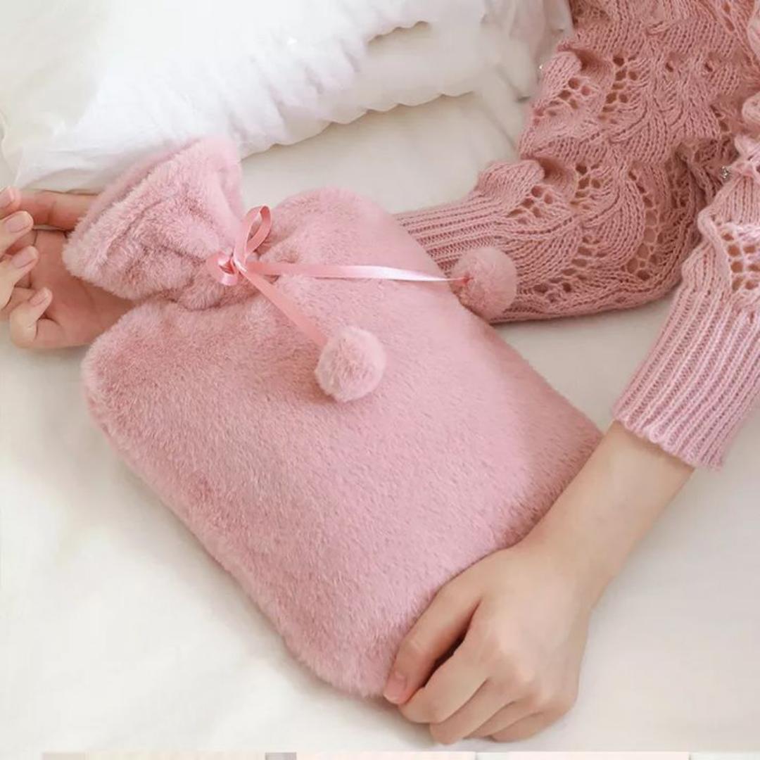 YOU CAN'T MISS THIS!!🔥🩷 2L Hot Water Bottle with Soft Cover!

Stay warm & cozy while soothing cramps, neck & shoulder discomfort, cold feet and everyday aches. Perfect for hot or cold therapy!