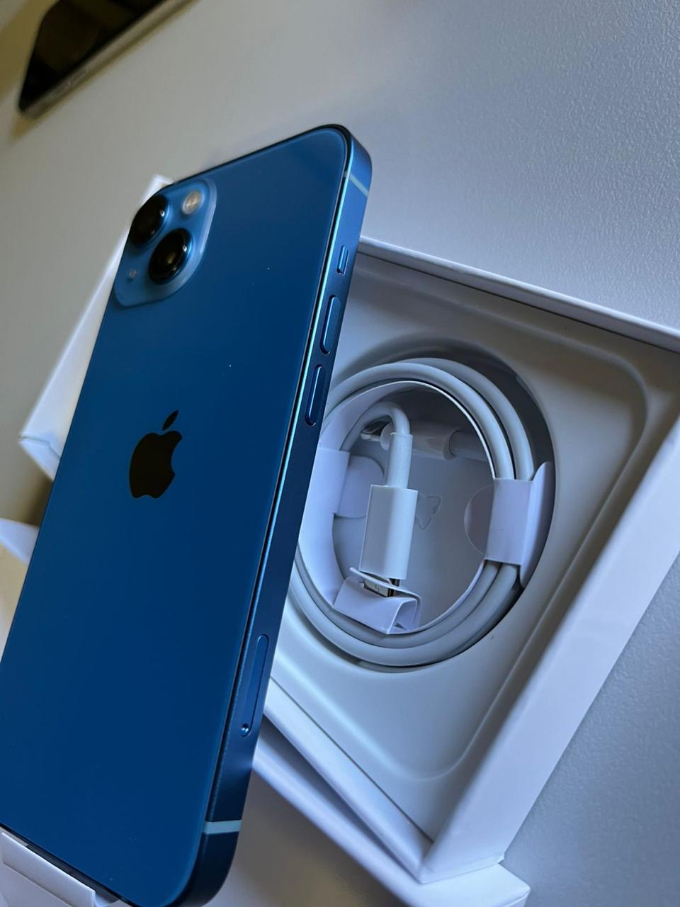 Apple iPhone 13 – 6.1" Super Retina XDR, Dual 12MP Camera, A15 Bionic, Face ID