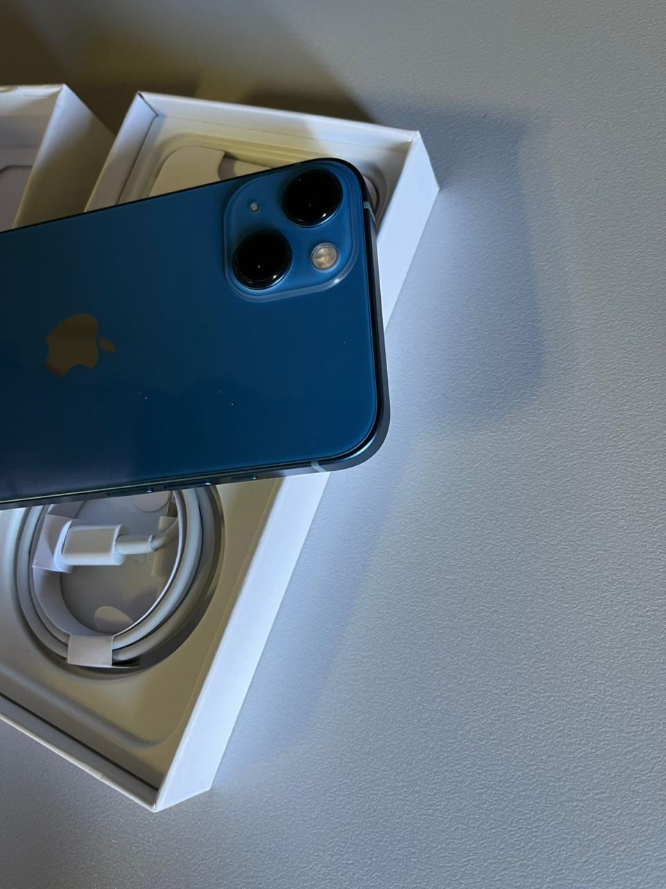 Apple iPhone 13 – 6.1" Super Retina XDR, Dual 12MP Camera, A15 Bionic, Face ID