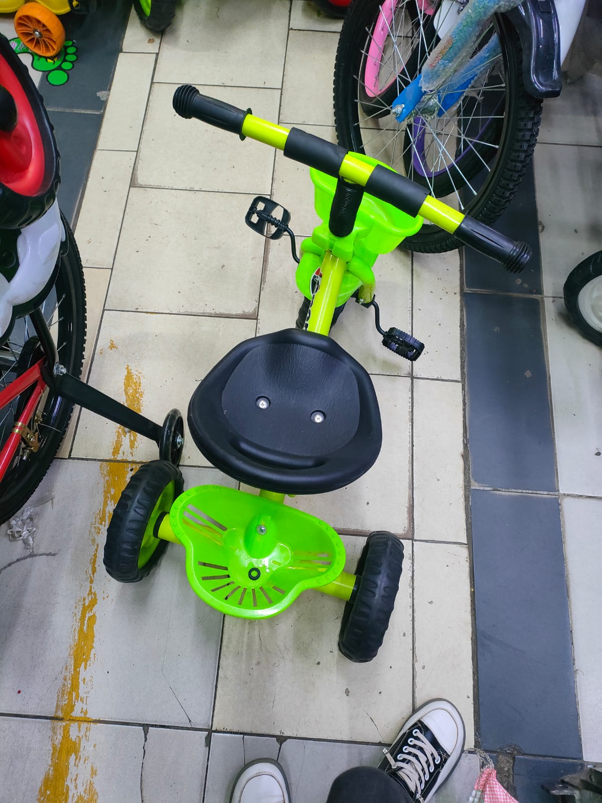 Executive Kids Tricycle, Sturdy 3-Wheel Ride-On Toy for Toddlers and Young Children, Adjustable Seat, Safe and Durable Design, Smooth Pedal Action, Fun Outdoor and Indoor Activity