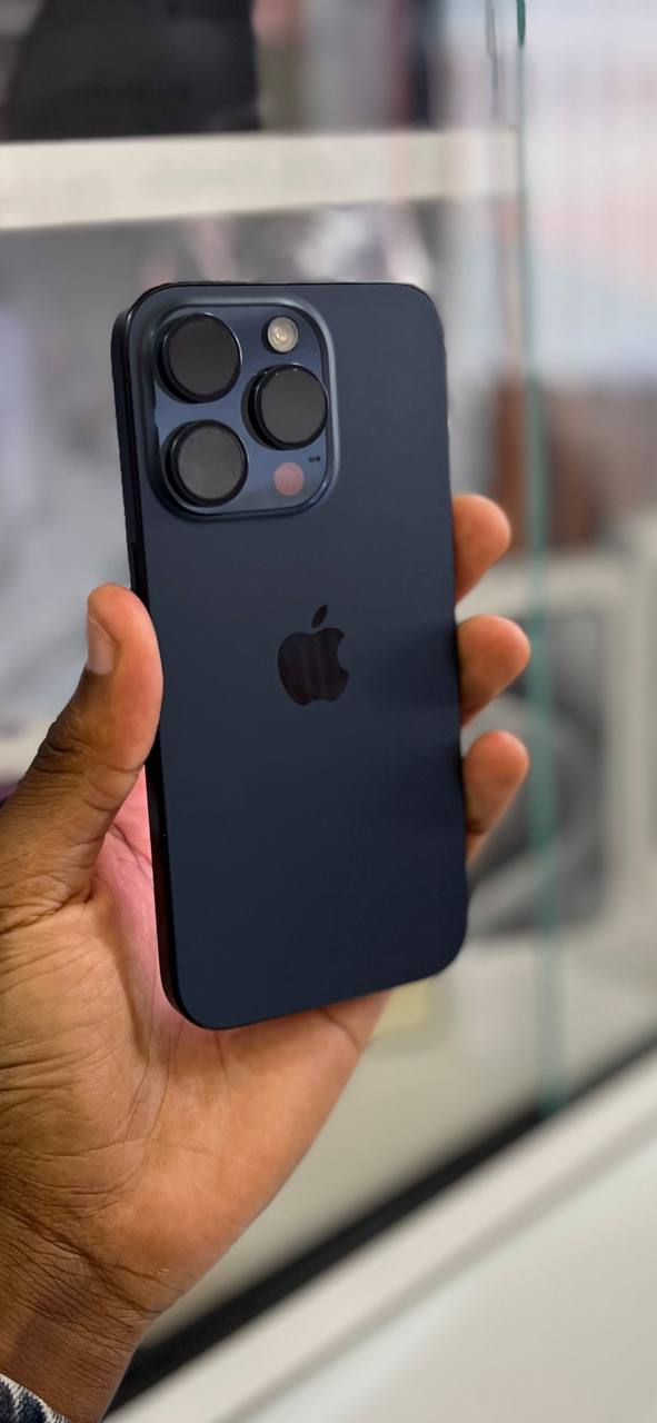 IPHONE 15 PRO MAX E-SIM  A17 PRO SPEED, TITANIUM BUILD, PRO-LEVEL 48MP CAMERA, SMOOTH 120HZ DISPLAY, AND USB-C — BUILT FOR PERFORMANCE AND PREMIUM EVERYDAY USE.
