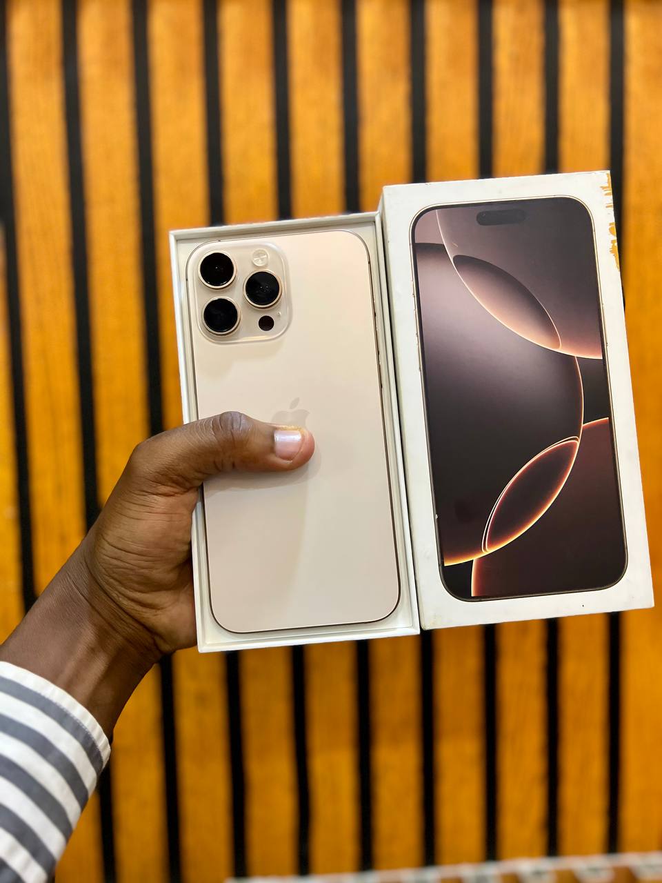 IPHONE 16 PRO MAX IN PERFECT CONDITION CC 327 BATTERY HEALTH AT 95% NOTHING REPLACED 48MP CAMERA, 198 CC FREE COVER, NEW CAPTURE BUTTON, 8GB RAM, IOS 18 AI INTELLIGENCE, DYNAMIC ISLAND.