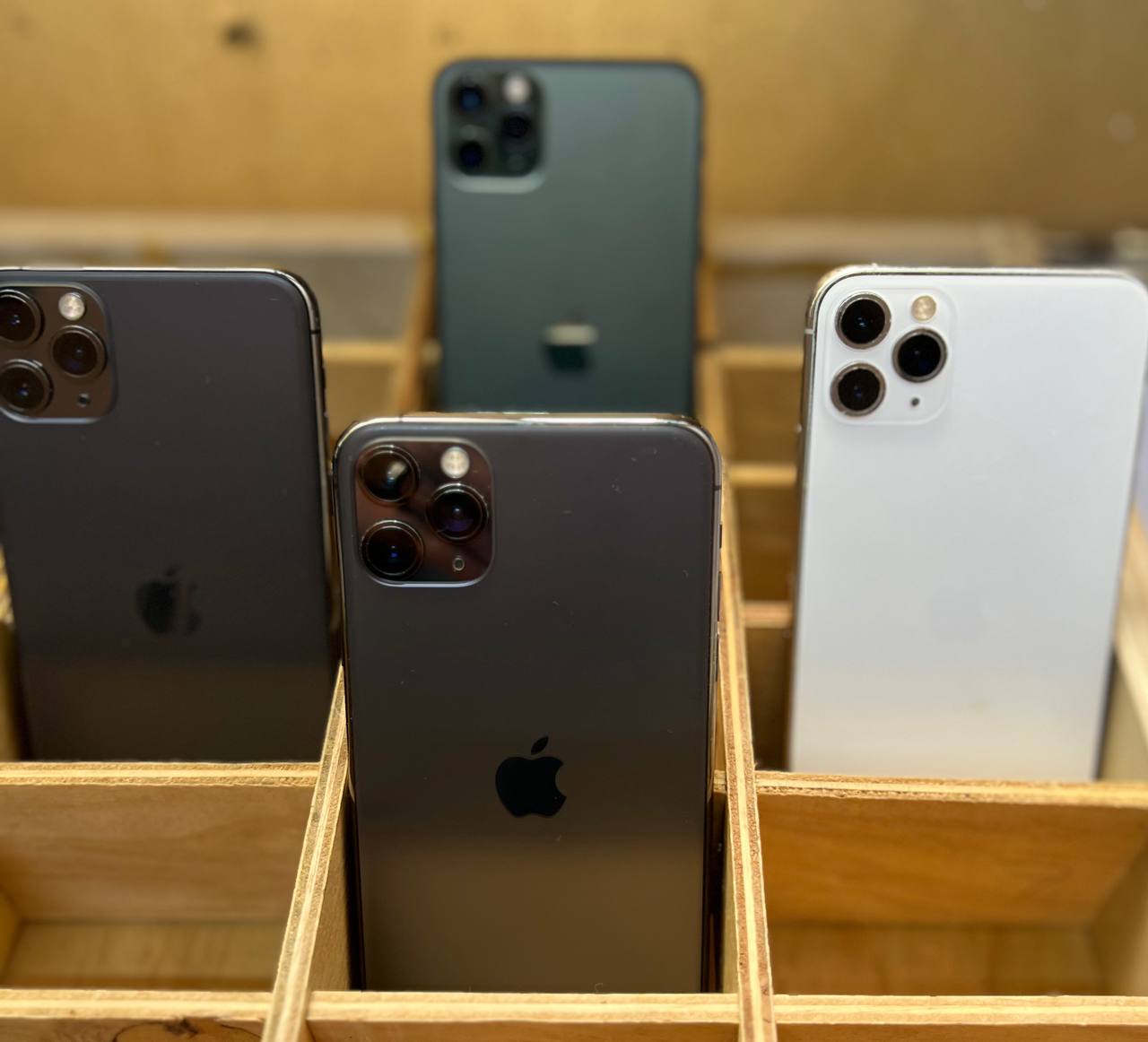 IPHONE 11 PRO MAX — ORIGINAL APPLE DISPLAY REPLACED PROFESSIONALLY, 90%+ BATTERY HEALTH, FACE ID WORKING PERFECTLY, SMOOTH PERFORMANCE, CLEAN CONDITION, GREAT CAMERAS, BIG OLED DISPLAY, FAST SERVICE.