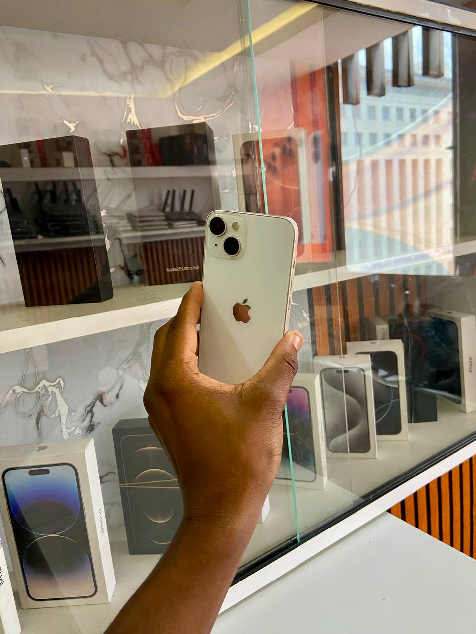 IPHONE 14 128GB – CLEAN & WELL MAINTAINED. DISPLAY REPLACED, BATTERY HEALTH 100%. FEATURES A 6.1" SUPER RETINA XDR DISPLAY, POWERFUL A15 BIONIC CHIP, EXCELLENT CAMERAS, FACE ID, AND ALL-DAY BATTERY.