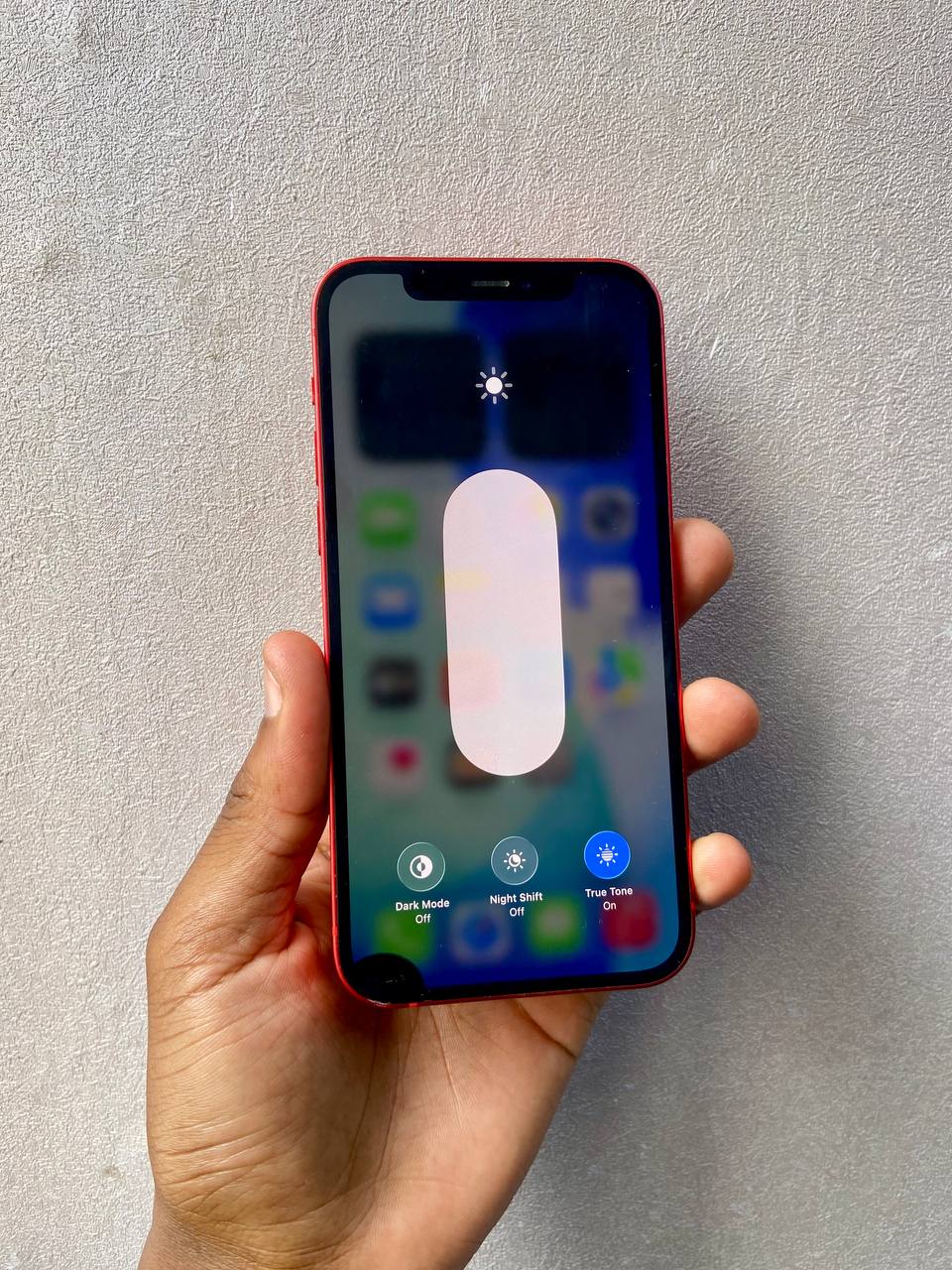 IPHONE 12 FEATURES A 6.1-INCH OLED DISPLAY, VISIBLE BLACKDOT ON SCREEN , A14 BIONIC CHIP, DUAL 12MP CAMERAS, 5G SUPPORT, AND A 94% BATTERY HEALTH FOR STRONG DAILY PERFORMANCE.