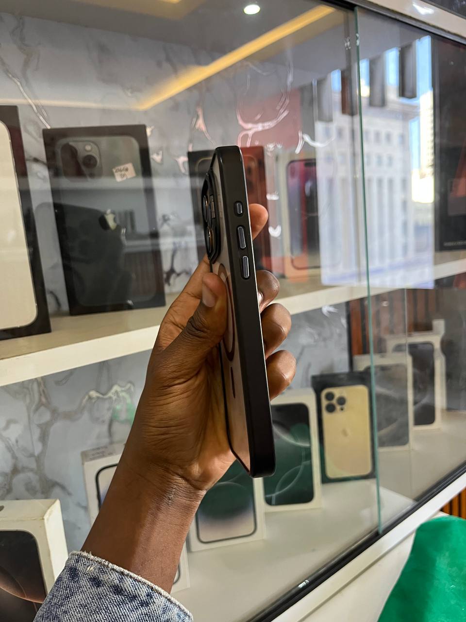 IPHONE 16 PRO MAX — 512GB OF RAW POWER, 93% BATTERY HEALTH, 6.9” SUPER RETINA XDR DISPLAY, A18 PRO CHIP, 48MP CAMERA SYSTEM, 5X OPTICAL ZOOM, TITANIUM BUILD, USB-C. BUILT TO DOMINATE. 🔥📱