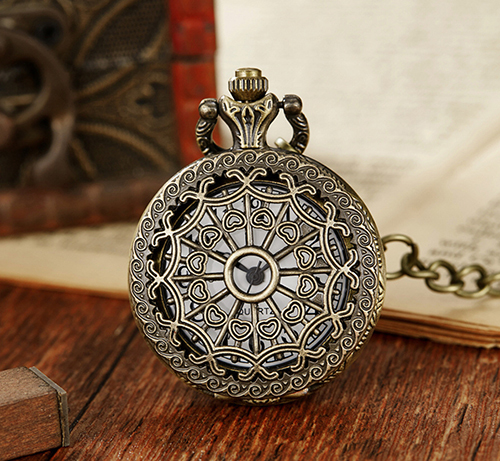 Retro Antique Bronze Pocket Watch with 37.5cm Lobster Clasp Necklace Chain, Classic Quartz Clock Necklace, Vintage Steampunk Pocket Watch with Chain for Men and Women(Comes with a pocket watch box)