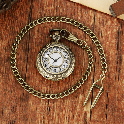 Retro Antique Bronze Pocket Watch with 37.5cm Lobster Clasp Necklace Chain, Classic Quartz Clock Necklace, Vintage Steampunk Pocket Watch with Chain for Men and Women(Comes with a pocket watch box)
