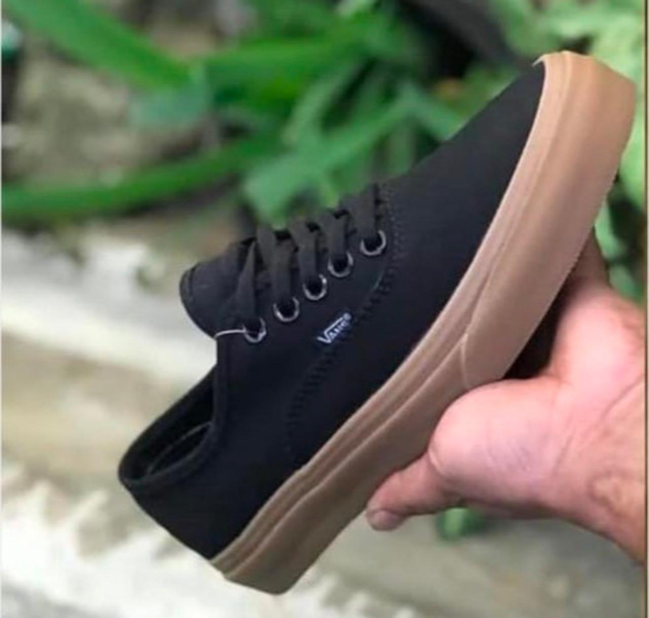 🔥( ON OFFER)NEW ARRIVAL VANS OF THE WALL, , CASUAL RUBBERS, LACE UP, VERY COMFORTABLE AND DURABLE RUBBER SHOES. BEST SHOP FOR VANS, MENS RUBBERS, WOMEN RUBBERS GENERIC