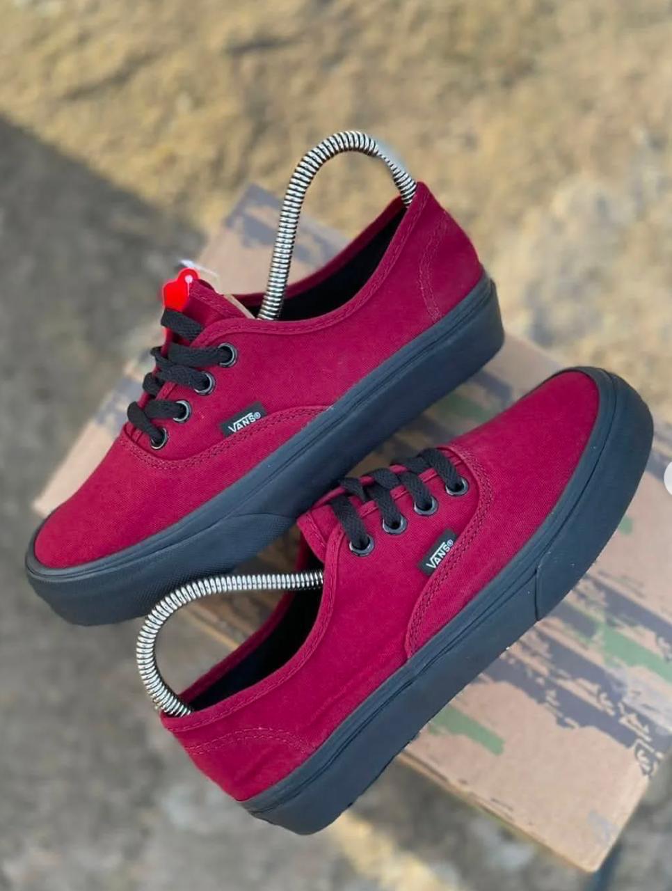 🔥( ON OFFER)NEW ARRIVAL VANS OF THE WALL, , CASUAL RUBBERS, LACE UP, VERY COMFORTABLE AND DURABLE RUBBER SHOES. BEST SHOP FOR VANS, MENS RUBBERS, WOMEN RUBBERS GENERIC