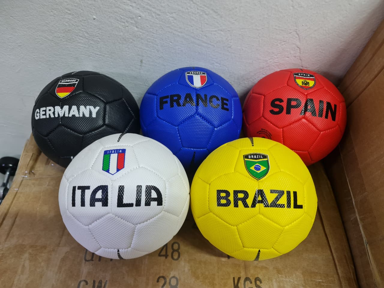 Mini National Flag Footballs – Size 2 Promotional Soccer Balls for Kids, Souvenir & Recreational Play with Durable PVC/Synthetic Leather Construction (Germany, France, Spain, Italy & Brazil Designs)