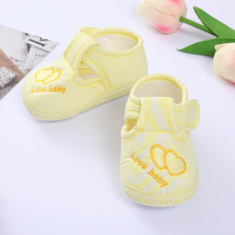 Bottom Cotton Shoes Anti Slip Baby Sneakers 0-1Year Kids First Walkers Heart Embroidery Spring Autumn Children Soft Soled Shoes