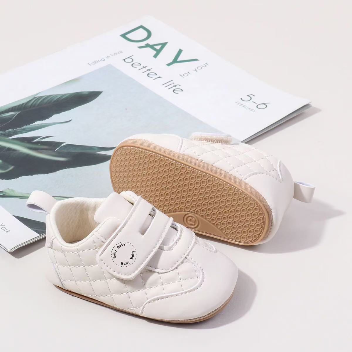 Cute Baby Sneakers Flexible Sole Slip-Resistant First Walker Shoes for Infants Unisex Toddler Shoes for Indoor and Outdoor Use