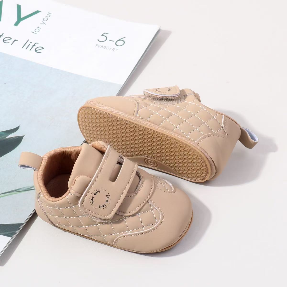 Cute Baby Sneakers Flexible Sole Slip-Resistant First Walker Shoes for Infants Unisex Toddler Shoes for Indoor and Outdoor Use