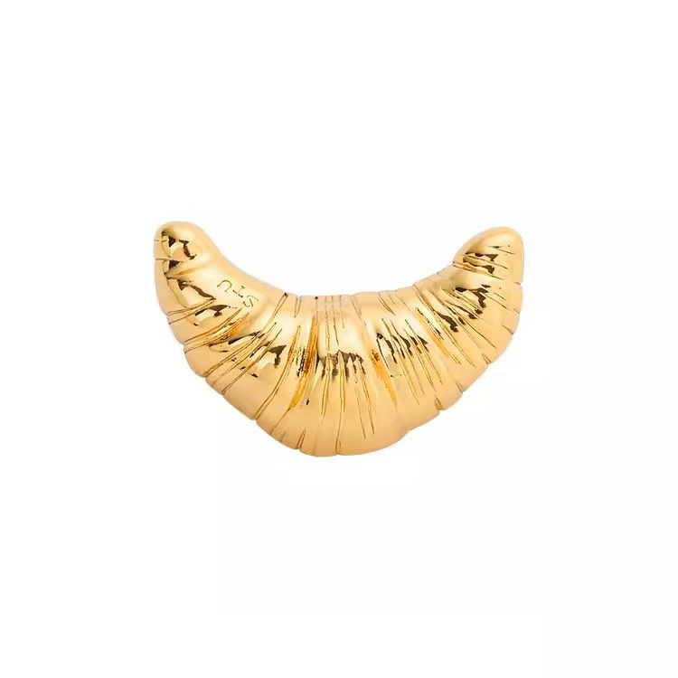 1PC Trend Croissant Brooches for Men Women Couple Metal Pins Gold Plated Silver Color Korean Fashion Vintage Luxury Jewelry Gift