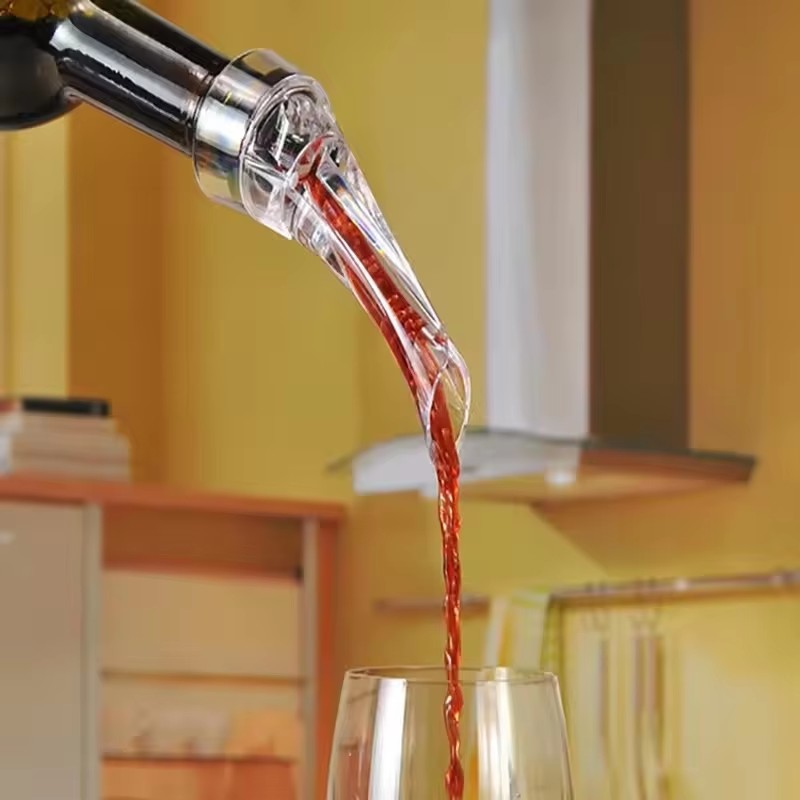 1pcs Magic Wine Decanter Wine Aerating Pourer Spout Decanter Wine Aerator Quick Aerating Pouring Tool Pump Portable Filter