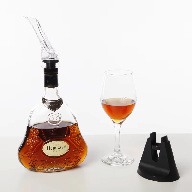 1pcs Magic Wine Decanter Wine Aerating Pourer Spout Decanter Wine Aerator Quick Aerating Pouring Tool Pump Portable Filter