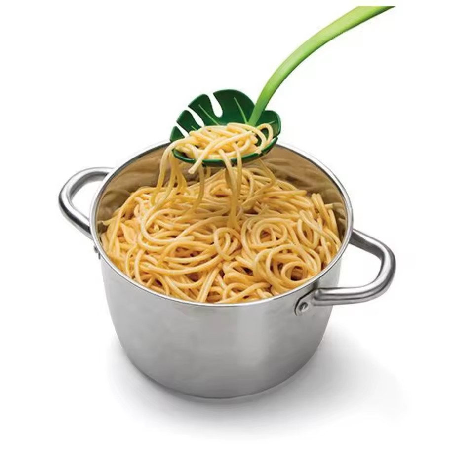 1PC Green Monstera Leaf Slotted Spoon Food Grade Plastic Colander Kitchen Tool for Draining Noodles Pasta Vegetables