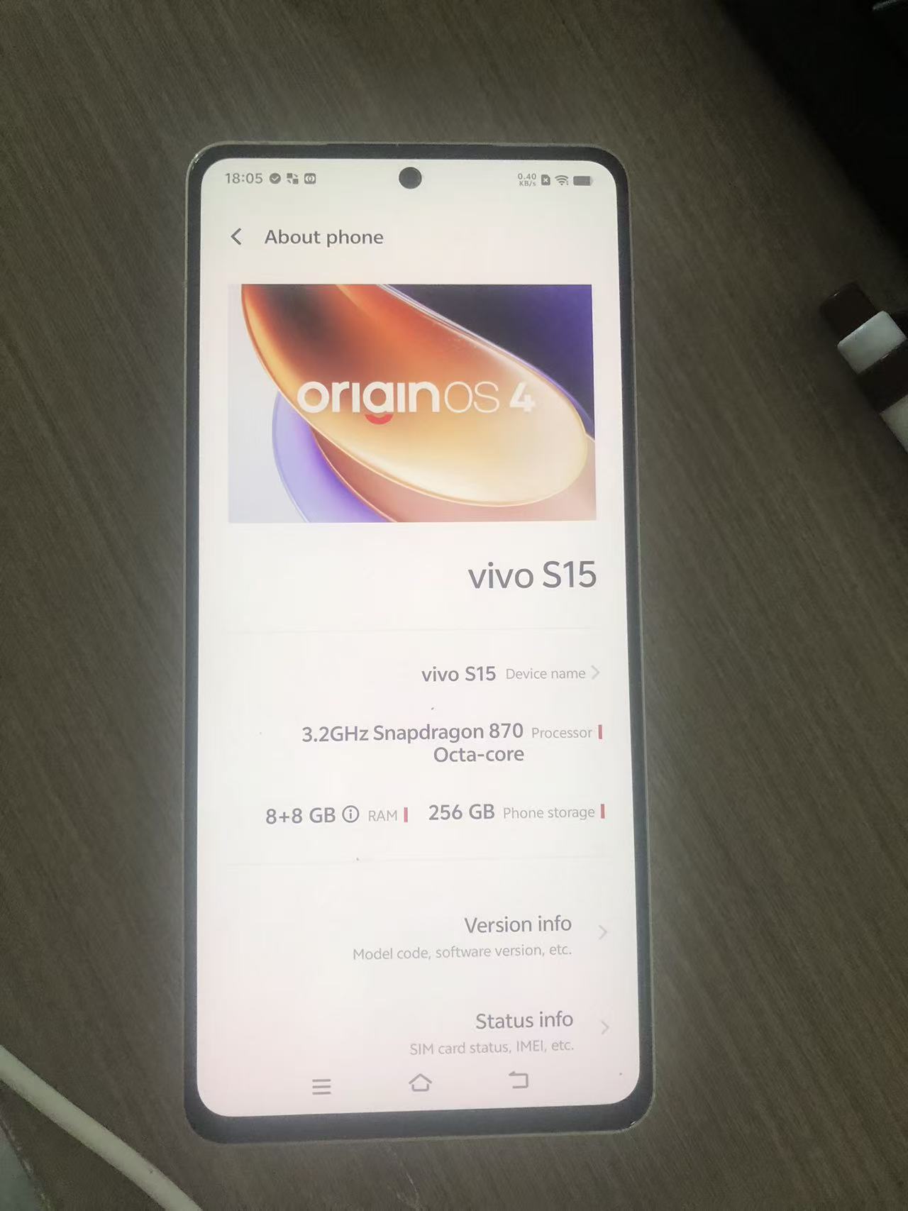 Vivo S15's new rear camera: 64-megapixel main camera + 8-megapixel ultra-wide-angle camera + 2-megapixel macro camera. Front camera: 32-megapixel. Memory: 12GB. Storage: 256GB. Supports facial recogni