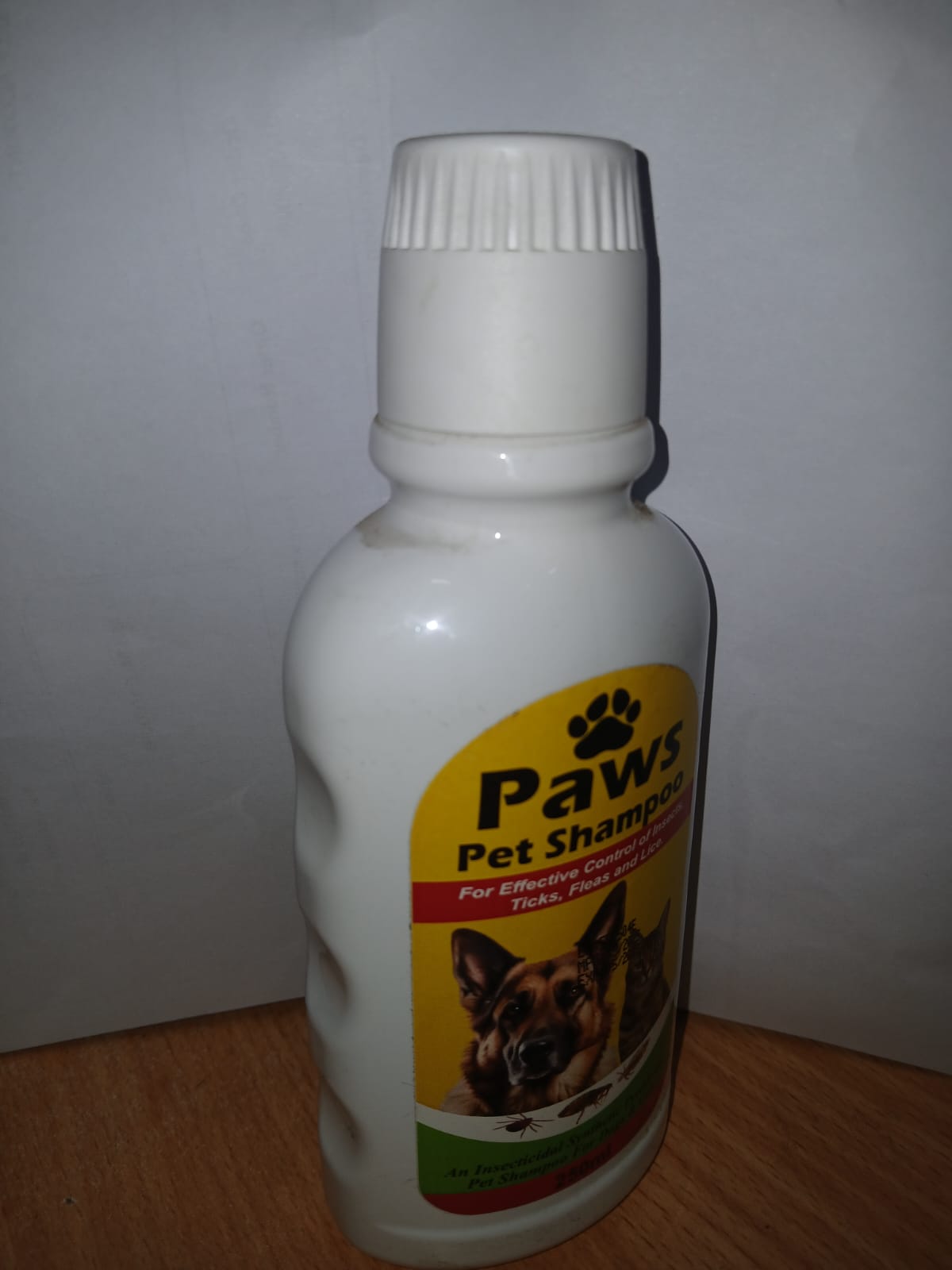 Paws Pet Shampoo – Gentle Dog & Cat Grooming Shampoo – Flea & Tick Control –