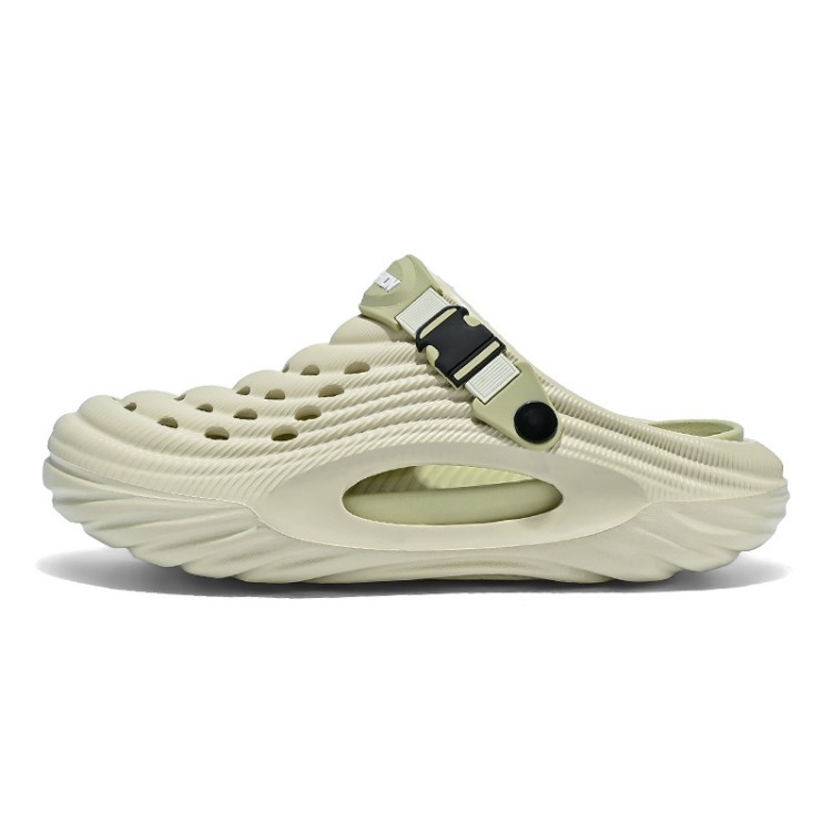 Men EVA Clogs Breathable Platform Water Shoes Closed Toe Lightweight Garden Beach Sandals Casual Outdoor Slippers