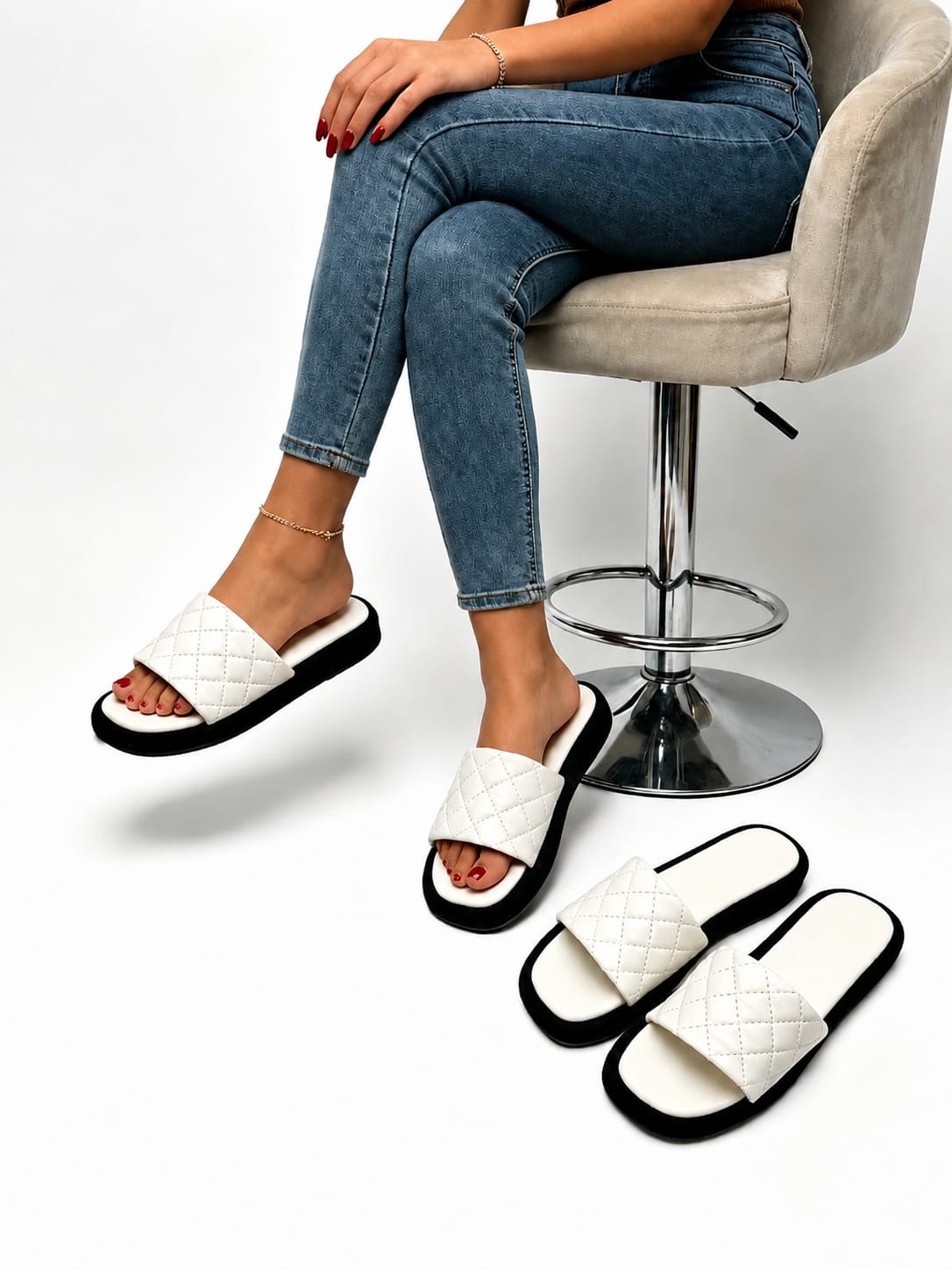 ZARA⚡SUPPER CLASSY WOMENS/LADIES SLIPPERS🔥HIGH QUALITY LADIES SLIPPERS FASHIONED DESIGN FLATS 🥰🔥 NEW FASHION SHOES IN EASY AFFORDABLE PRICE .Cute as pictured😍🔥